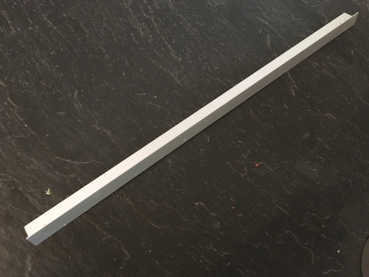 Alu-Schiene zur Abdeckung des Spaltes zwischen zwei Käfigen