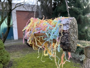 Hängeroller-Schaukel mit Zick-Zack-Papier und Edelstahlkette