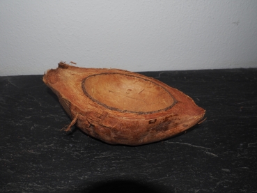 Kokosnussschale als Trink- oder Futternapf