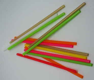 Bunte Kunststoffröhrchen zum basteln und auffädeln 12cm