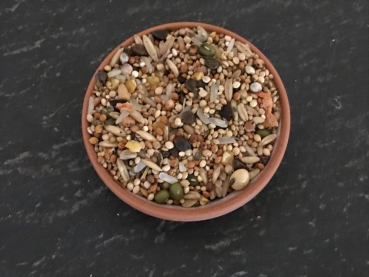 Kochfutter mit Kräutern und Karotte