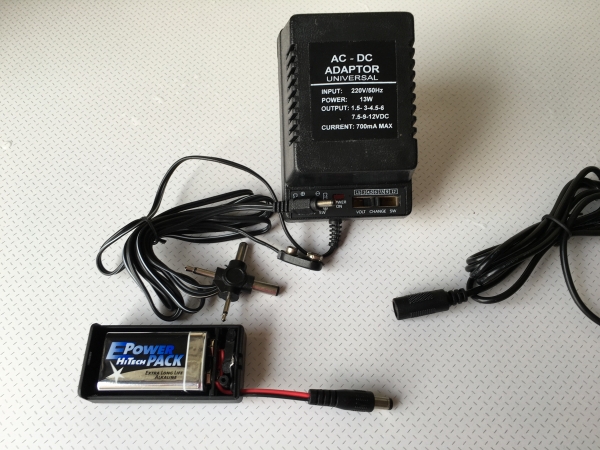 Vogelbad mit Dusche - Netzteil und Powerbank