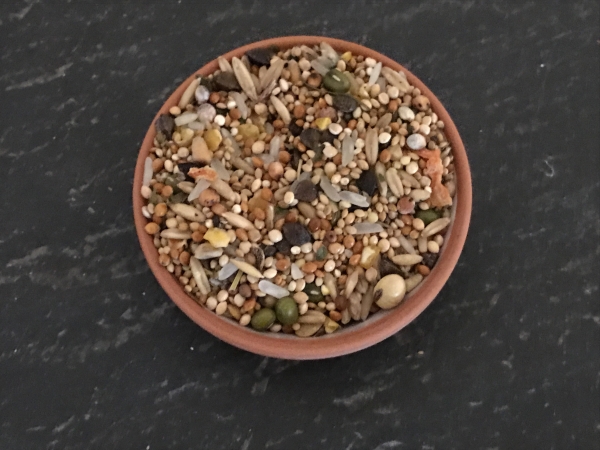 Kochfutter mit Kräutern und Karotte